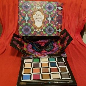 Urban Decay: Alice Through The Looking Glass